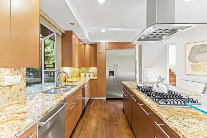 628 Lakeview Way, Redwood City, California 94062
