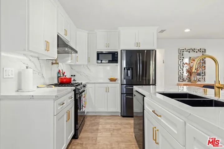 12017 Culver Drive, Culver City, California 90230