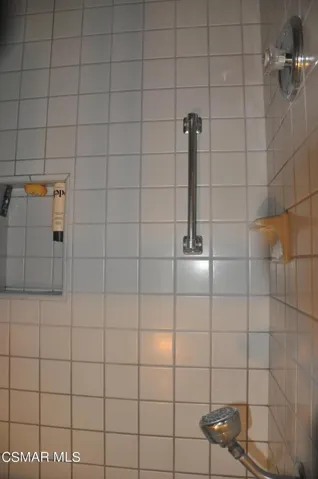 Shower,primary bedroom