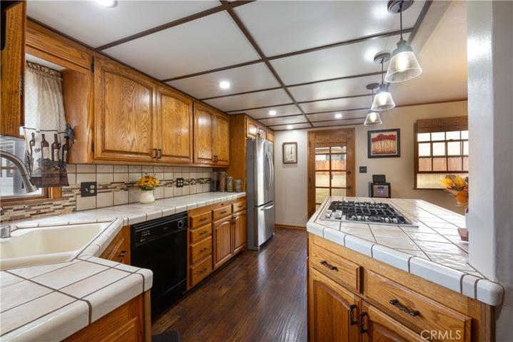 10844 Casanes Avenue, Downey, California 90241