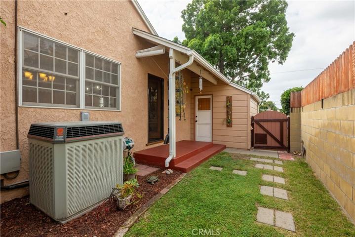 10844 Casanes Avenue, Downey, California 90241