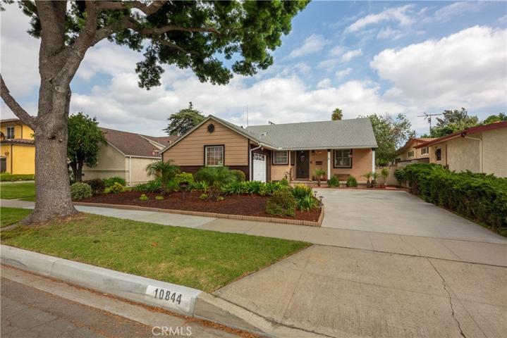 10844 Casanes Avenue, Downey, California 90241