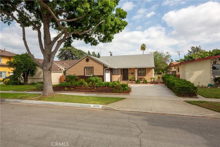 10844 Casanes Avenue, Downey, California 90241