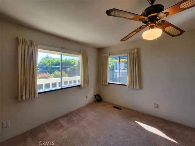 Natural light of corner windows of 2nd Bedroom!