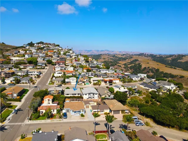 Just 6.7 miles east of Pismo Heights is the wine growing region of Edna Valley, famous for producing many world-class wines.