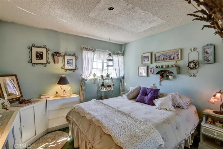 21429 Minnehaha Street, Chatsworth, California 91311