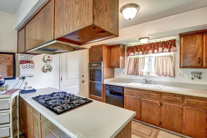 21429 Minnehaha Street, Chatsworth, California 91311