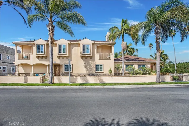 1221 Pine Street, Huntington Beach, California 92648