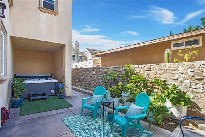 1221 Pine Street, Huntington Beach, California 92648
