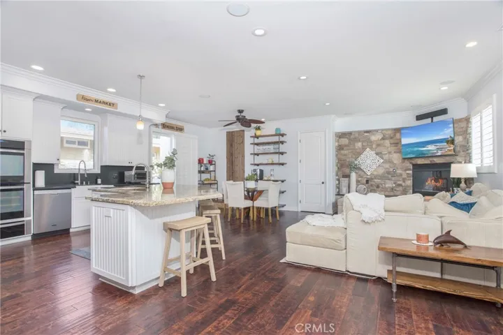 1221 Pine Street, Huntington Beach, California 92648