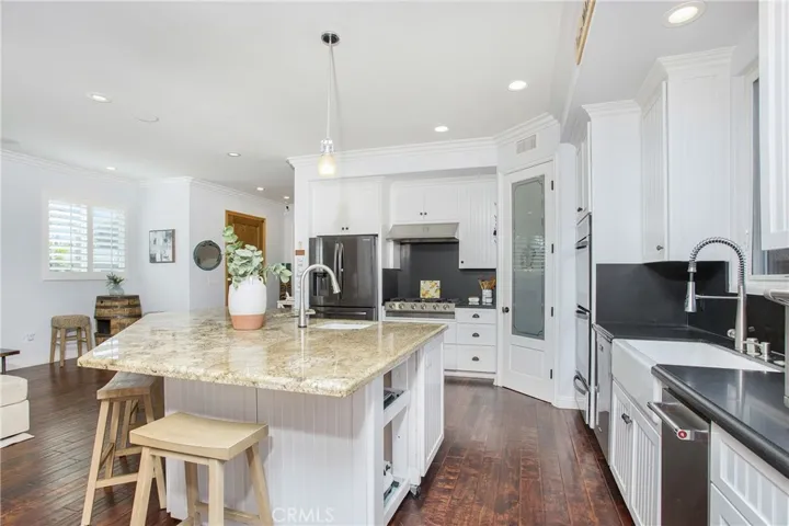 1221 Pine Street, Huntington Beach, California 92648