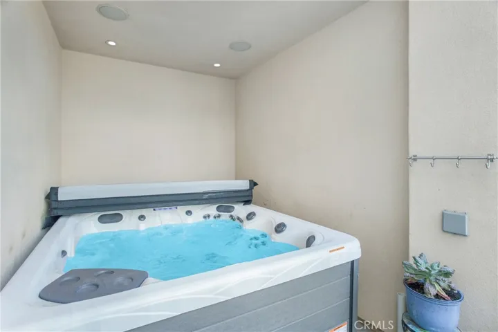 1221 Pine Street, Huntington Beach, California 92648