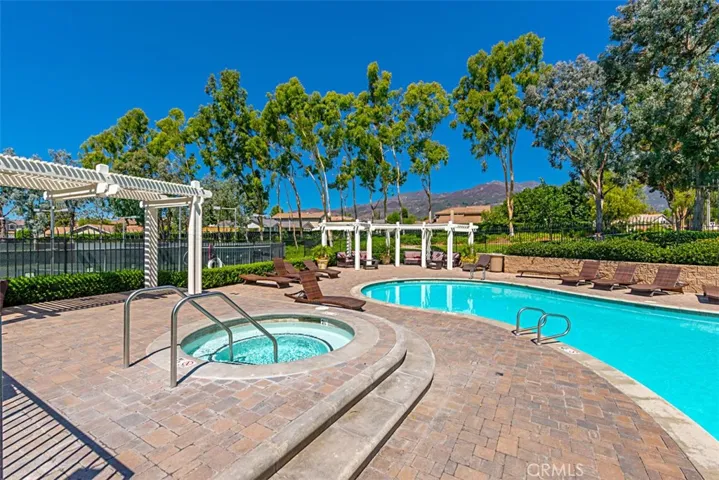 Neighborhood Amenities