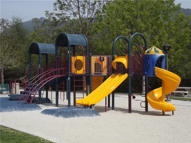 Neighborhood Amenities