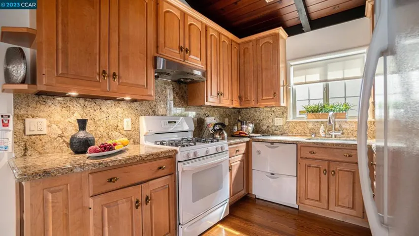 1554 Mariposa St, Richmond, California 94804