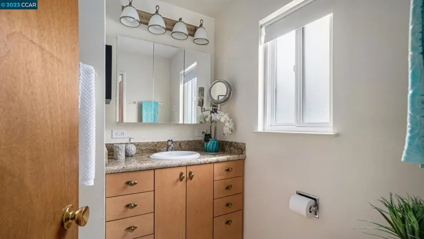 1554 Mariposa St, Richmond, California 94804