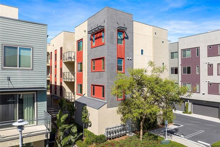 143 Bowery, Irvine, California 92612