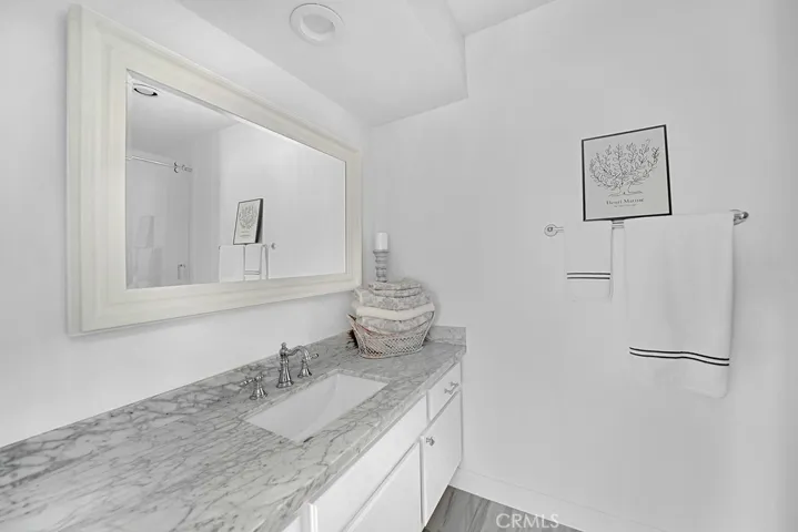 2742 Hillview Drive Unit 30, Newport Beach, California 92660