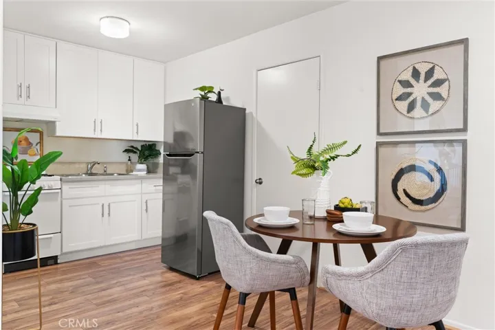 Updated kitchen with walk-in pantry