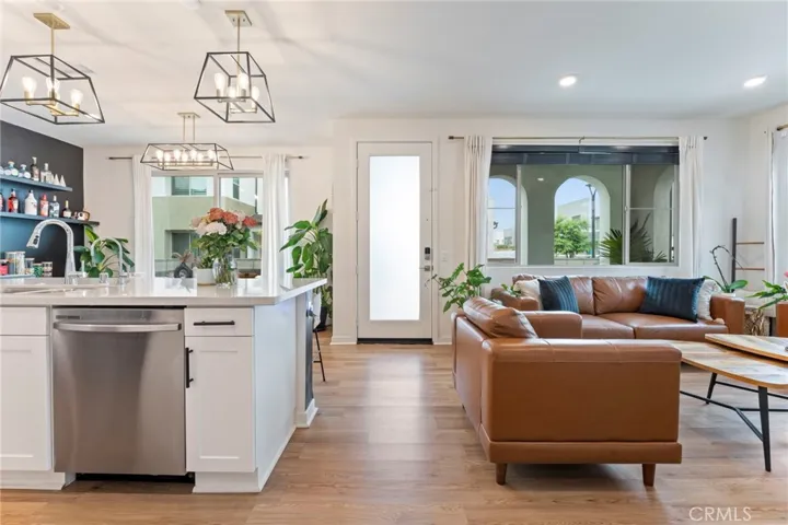 3560 E Peckham Paseo Unit 6, Ontario, California 91761