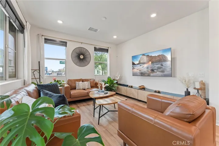 3560 E Peckham Paseo Unit 6, Ontario, California 91761