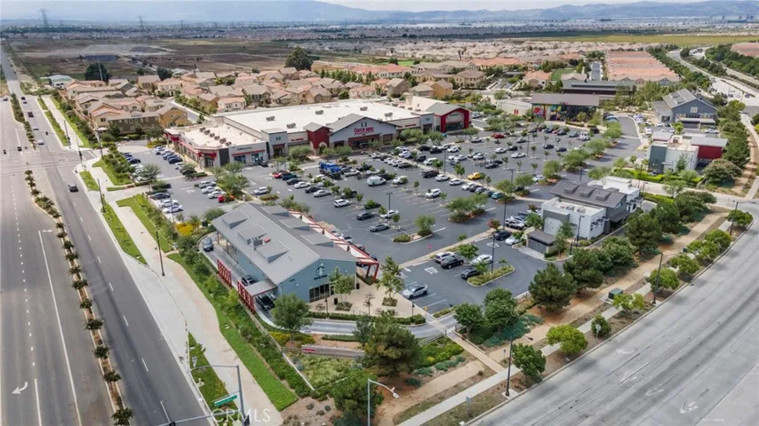 Community shopping center