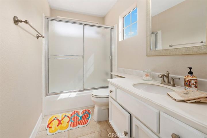 Full Bathroom Upstairs