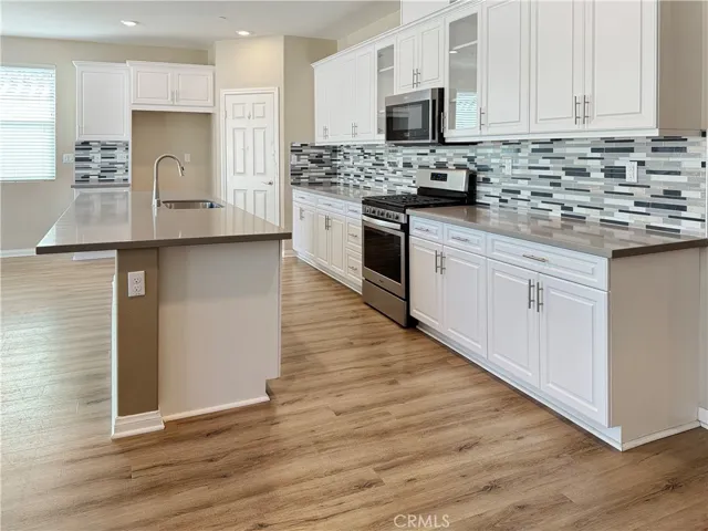 Kitchen with Breakfast Bar
