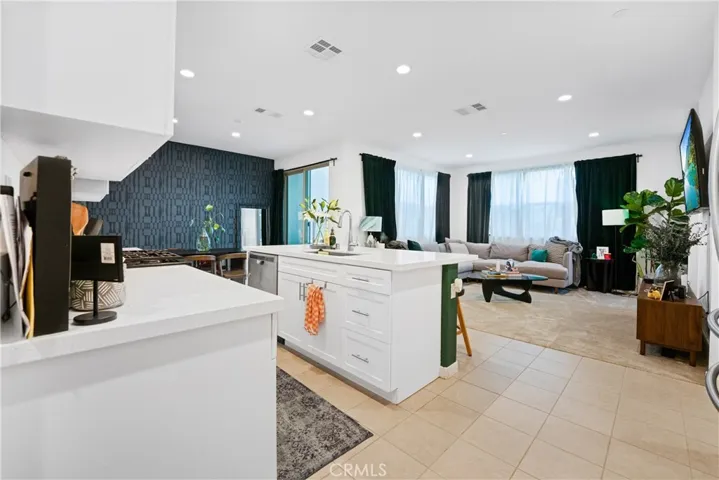4371 S Cantos Paseos Unit 7, Ontario, California 91761