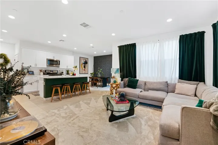 4371 S Cantos Paseos Unit 7, Ontario, California 91761
