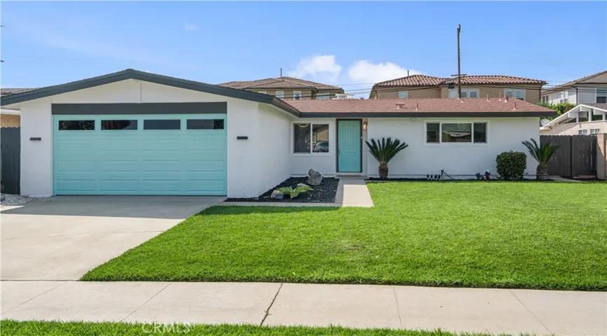 Nice curb appeal!