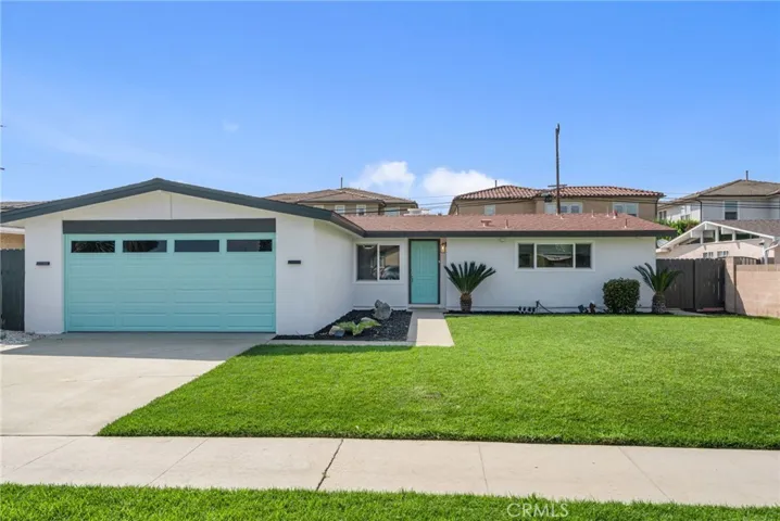Nice curb appeal!