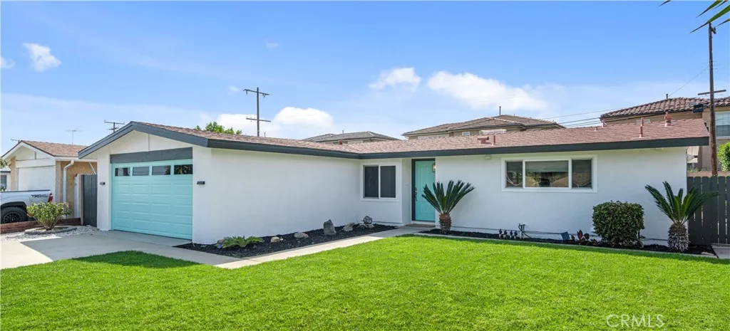 Nice curb appeal!