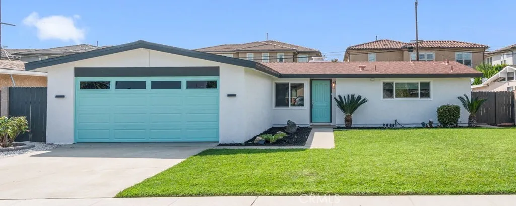 Nice curb appeal!