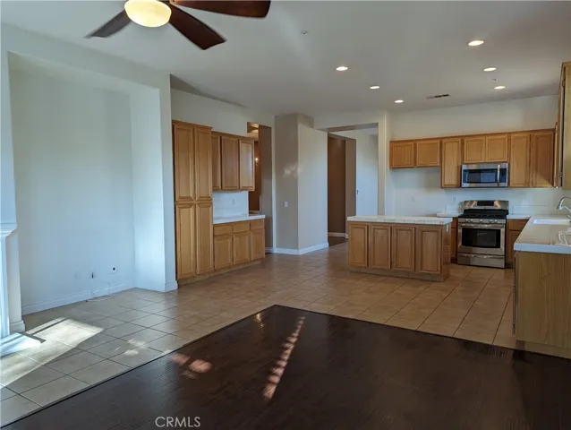 7766 Mariners Way, Fontana, California 92336