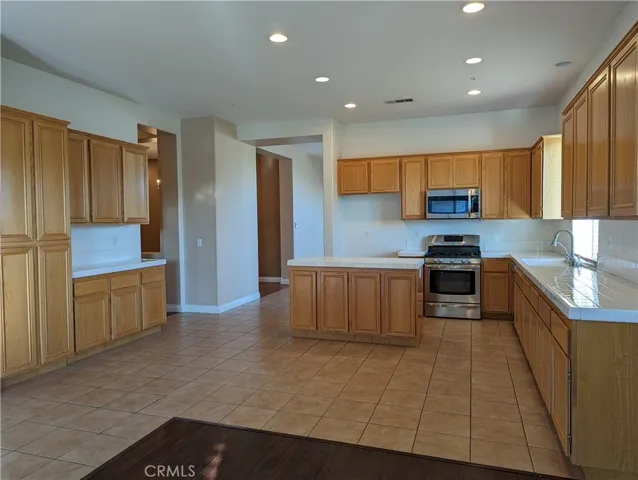 7766 Mariners Way, Fontana, California 92336