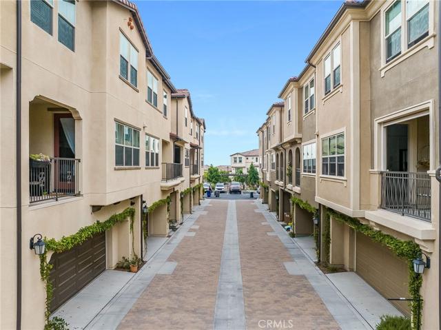 509 English Bluffs, Lake Forest, California 92610