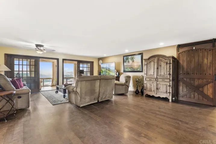 29509 Hoxie Ranch Road, Vista, California 92084