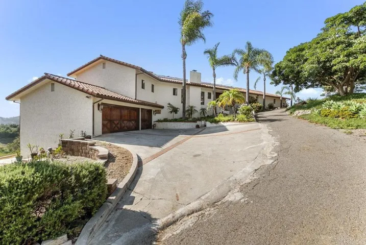 29509 Hoxie Ranch Road, Vista, California 92084