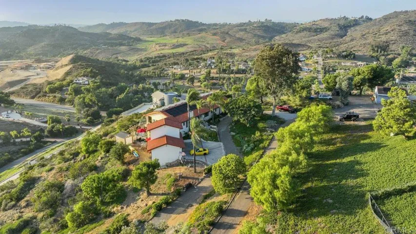 29509 Hoxie Ranch Road, Vista, California 92084