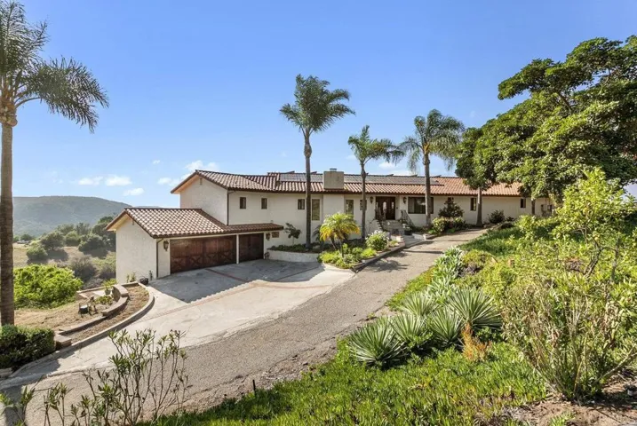 29509 Hoxie Ranch Road, Vista, California 92084