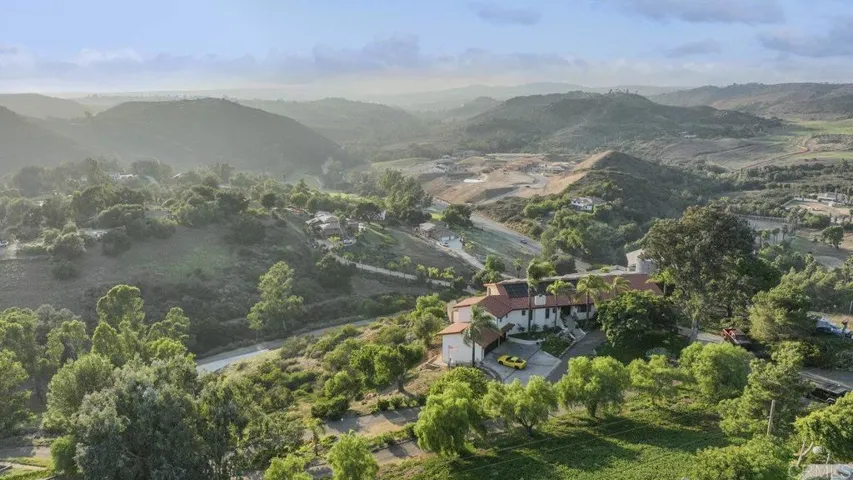 29509 Hoxie Ranch Road, Vista, California 92084
