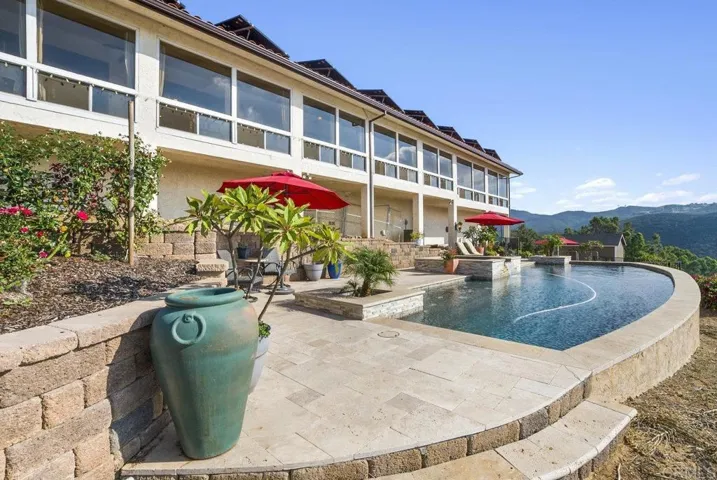 29509 Hoxie Ranch Road, Vista, California 92084