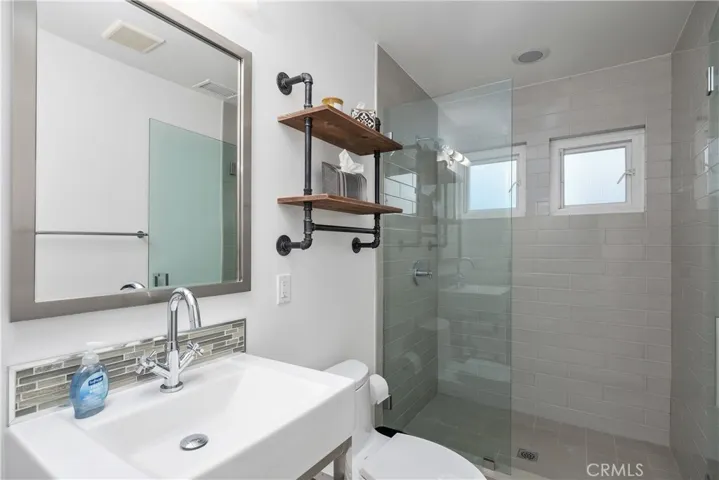 Main floor guest bath