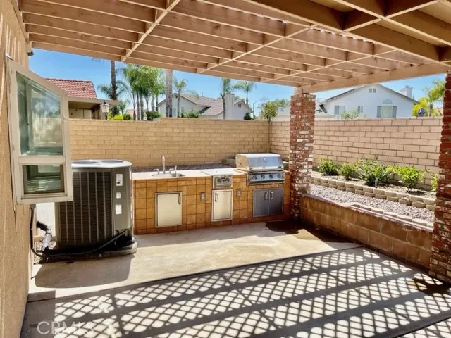 2185 Harris Street, Colton, California 92324