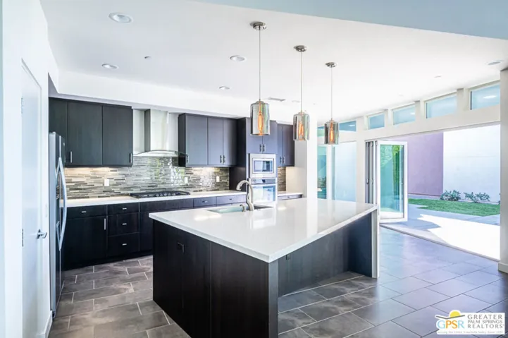 423 Terno Lane, Palm Springs, California 92262