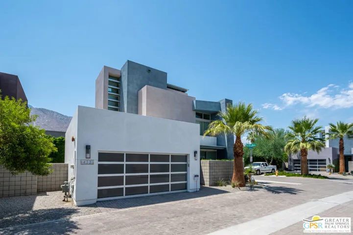 423 Terno Lane, Palm Springs, California 92262