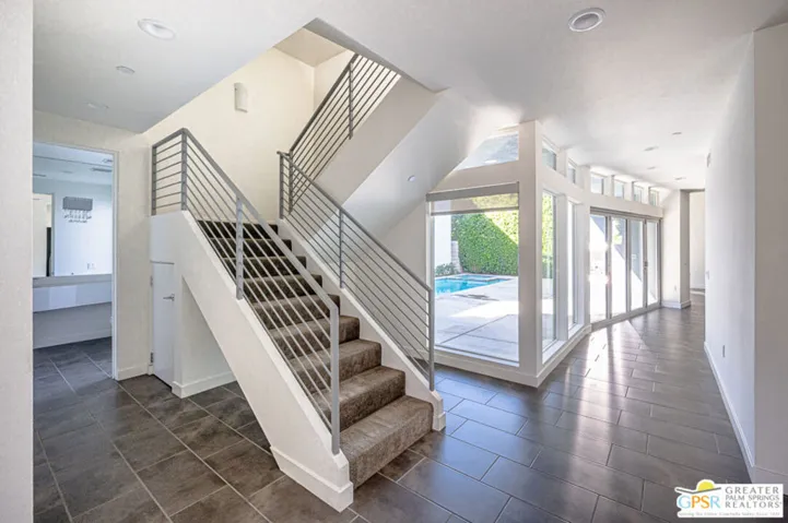 423 Terno Lane, Palm Springs, California 92262