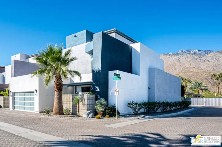 423 Terno Lane, Palm Springs, California 92262
