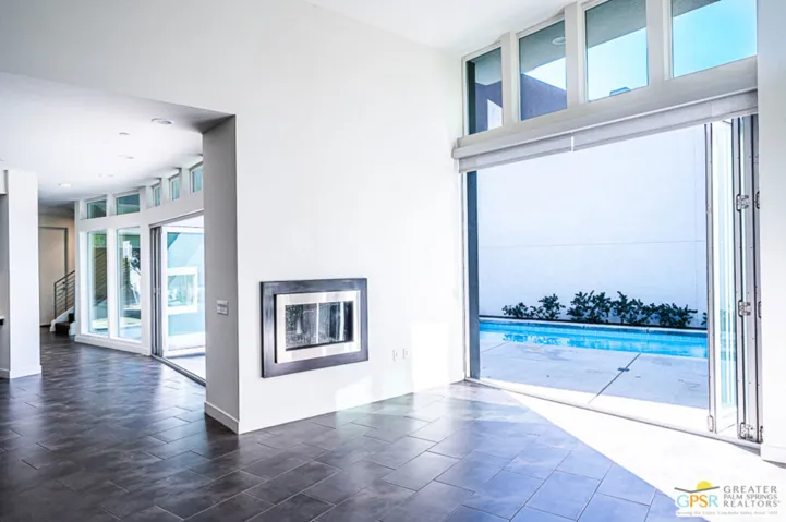 423 Terno Lane, Palm Springs, California 92262